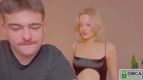 your_molly_mark online show from November 2025 06:16:02 AM