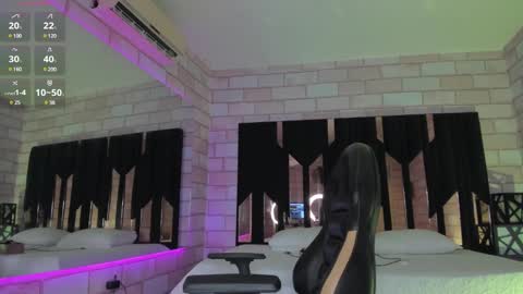Snapshot of your_naughtyangel chatting on January 2025 09:43:02 PM Evelin online show from January 2025 09:43:02 PM