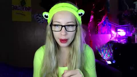 Alice  online show from September 2025 12:47:02 AM