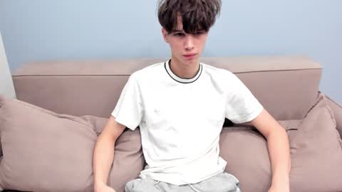 your_shy_guy online show from February 2026 01:42:01 AM