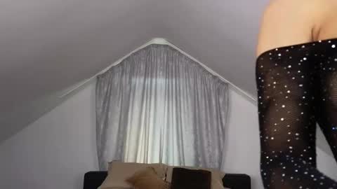 Snapshot of your_tender_sin chatting on November 2025 05:32:02 AM TenderSin online show from November 2025 05:32:02 AM