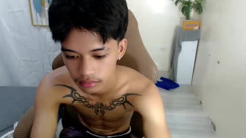 Snapshot of yourasian_eric chatting on May 2026 07:48:02 AM yourasian_eric online show from May 2026 07:48:02 AM
