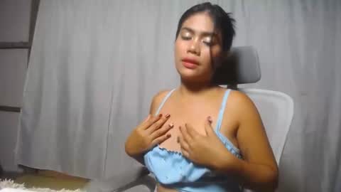 Snapshot of yourasian_sweetgurl69 chatting on September 2025 02:22:01 AM A V A online show from September 2025 02:22:01 AM