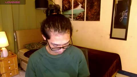 Snapshot of yourasiancarl chatting on December 2025 12:32:01 PM yourasiancarl online show from December 2025 12:32:01 PM