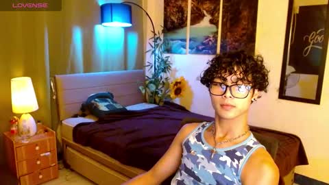 Snapshot of yourasiancarl chatting on December 2025 03:42:01 PM yourasiancarl online show from December 2025 03:42:01 PM