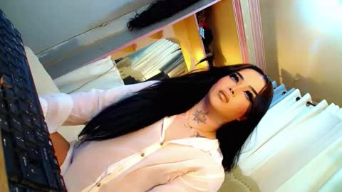 Snapshot of yourasiancockisontop chatting on October 2025 12:01:02 PM kim online show from October 2025 12:01:02 PM