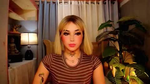 Snapshot of yourasiancockisontop chatting on November 2025 11:10:02 AM kim online show from November 2025 11:10:02 AM