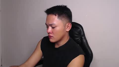 Snapshot of yourasiantwinxx chatting on February 2026 02:16:02 PM Jay online show from February 2026 02:16:02 PM