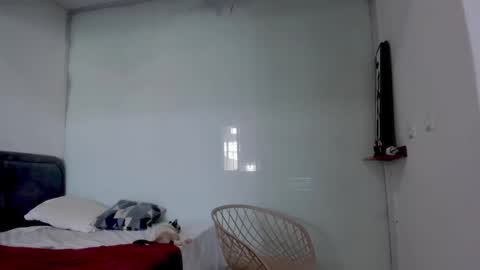 insta  yourboniee online show from September 2025 04:52:01 PM