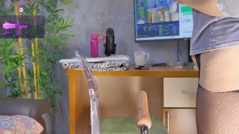 Snapshot of yourburnwish chatting on January 2025 07:00:01 AM Anna online show from January 2025 07:00:01 AM