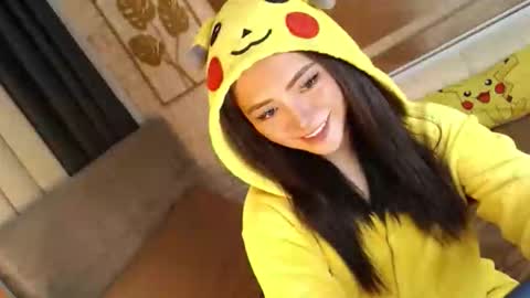 JEN  online show from September 2025 12:30:01 PM