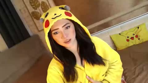 JEN  online show from October 2025 12:24:02 PM