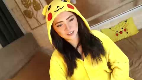 JEN  online show from October 2025 11:41:02 AM