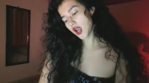 yourdreamgirl2025 online show from April 2026 12:05:02 AM