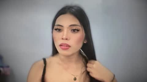 Snapshot of yourehot_pretty chatting on May 2026 10:25:01 PM Do read my bio online show from May 2026 10:25:01 PM