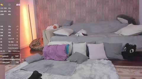 Mary online show from February 2025 12:03:02 PM