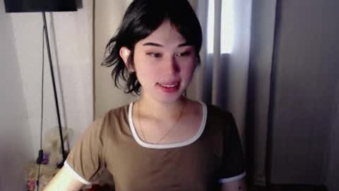 PrettyElla online show from September 2025 02:22:02 AM