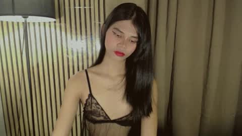 Snapshot of yourfavoratevivian chatting on November 2025 09:18:01 PM Vivian online show from November 2025 09:18:01 PM