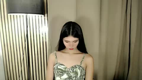 Snapshot of yourfavoratevivian chatting on December 2025 07:18:01 PM Vivian online show from December 2025 07:18:01 PM