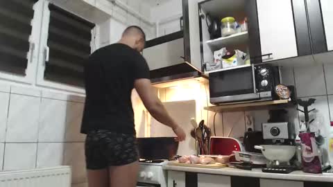 Snapshot of yourfavoritetallboy chatting on November 2025 06:46:02 PM yourfavoritetallboy online show from November 2025 06:46:02 PM