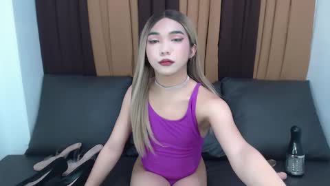 Snapshot of yourgirlzachary chatting on February 2025 09:02:01 AM Goddess Yoshi online show from February 2025 09:02:01 AM