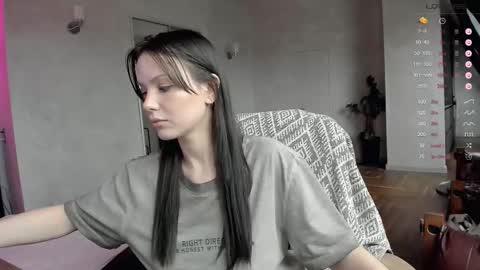 Aida online show from October 2025 10:02:02 AM