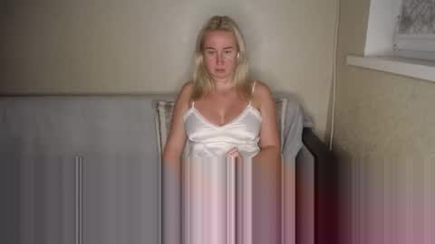 Snapshot of yourhotdream1 chatting on October 2025 09:35:01 PM Iamyourdream online show from October 2025 09:35:01 PM