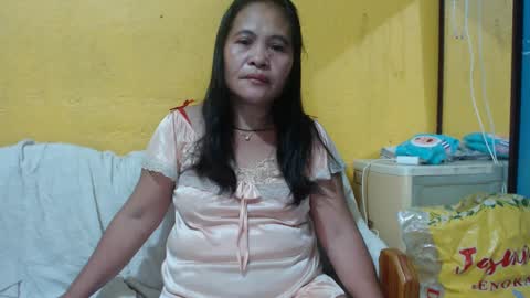 Snapshot of yourlove_regine chatting on January 2025 07:42:01 PM Regine online show from January 2025 07:42:01 PM