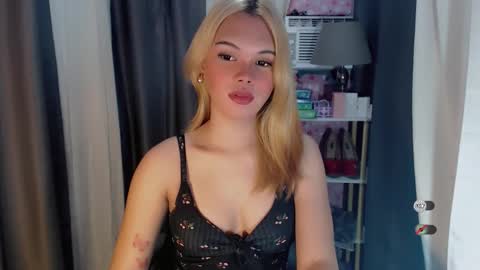 KYLIE MORE online show from April 2026 04:01:01 AM