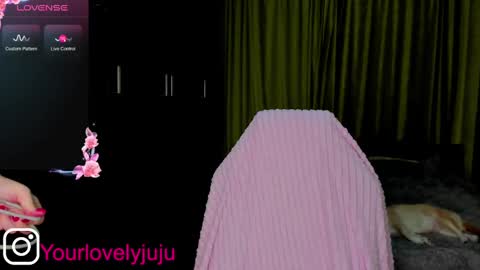 Snapshot of yourlovelyjul chatting on January 2025 05:19:02 AM Julia 3 online show from January 2025 05:19:02 AM