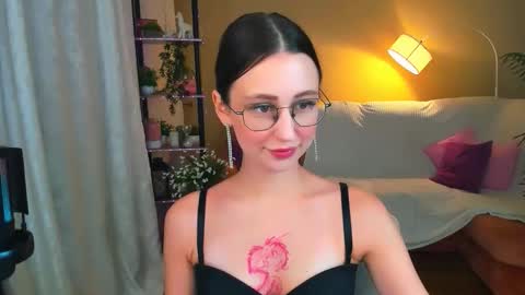 Snapshot of yourlovelystoryy chatting on October 2025 05:35:02 PM Vetta online show from October 2025 05:35:02 PM