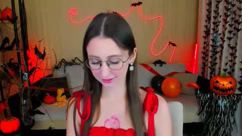 Snapshot of yourlovelystoryy chatting on October 2025 04:28:01 PM Vetta online show from October 2025 04:28:01 PM