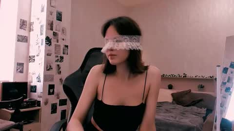 Snapshot of yourlovelystreamer chatting on September 2025 01:00:01 PM Nikol online show from September 2025 01:00:01 PM