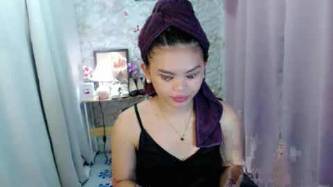 Snapshot of yourlovelytranspinay chatting on February 2026 02:40:02 AM your lovely Dina online show from February 2026 02:40:02 AM