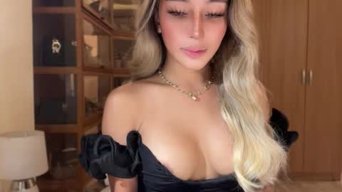 Snapshot of yourlovingpearlita1000 chatting on February 2026 12:28:01 PM Pearl online show from February 2026 12:28:01 PM