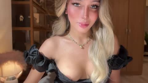Snapshot of yourlovingpearlita1000 chatting on February 2026 11:30:01 AM Pearl online show from February 2026 11:30:01 AM