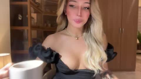 Snapshot of yourlovingpearlita1000 chatting on February 2026 08:13:01 AM Pearl online show from February 2026 08:13:01 AM