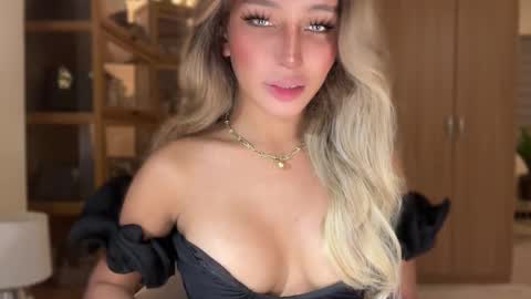 Snapshot of yourlovingpearlita1000 chatting on February 2026 11:54:02 AM Pearl online show from February 2026 11:54:02 AM