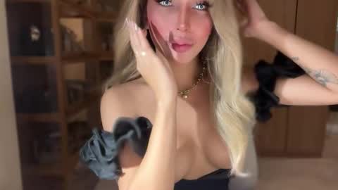 Snapshot of yourlovingpearlita1000 chatting on March 2026 06:41:02 AM Pearl online show from March 2026 06:41:02 AM