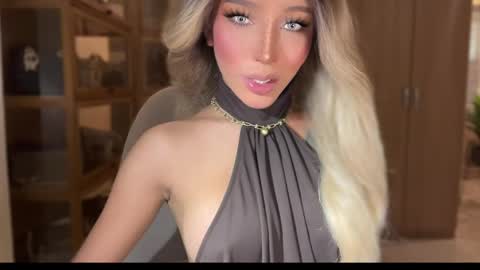 Snapshot of yourlovingpearlita1000 chatting on May 2026 08:10:01 AM Pearl online show from May 2026 08:10:01 AM