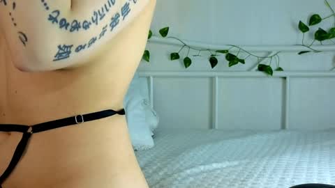Snapshot of yourscarlettdoll chatting on April 2026 08:30:02 AM Scarlett online show from April 2026 08:30:02 AM
