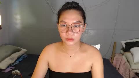 Snapshot of yoursexy_reb chatting on December 2025 01:54:01 AM yoursexy_reb online show from December 2025 01:54:01 AM