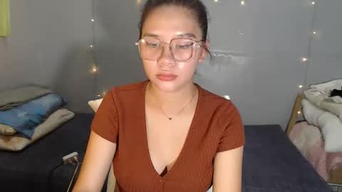 Snapshot of yoursexy_reb chatting on December 2025 02:40:02 AM yoursexy_reb online show from December 2025 02:40:02 AM