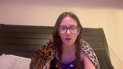 Snapshot of yourstrulylivy chatting on December 2024 12:46:02 PM yourstrulylivy online show from December 2024 12:46:02 PM