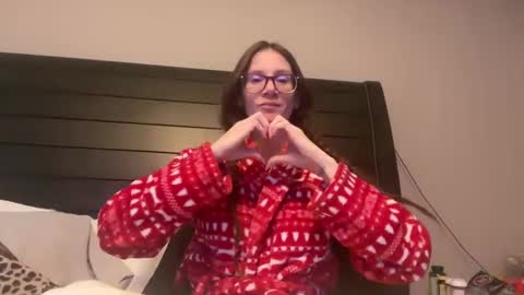 Snapshot of yourstrulylivy chatting on December 2024 07:51:01 PM yourstrulylivy online show from December 2024 07:51:01 PM