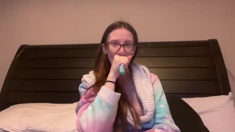 Snapshot of yourstrulylivy chatting on January 2025 12:47:02 PM yourstrulylivy online show from January 2025 12:47:02 PM