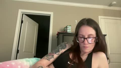 Snapshot of yourstrulylivy chatting on January 2025 10:23:01 PM yourstrulylivy online show from January 2025 10:23:01 PM