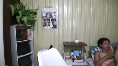 yoursubmissive_larah online show from May 2026 07:06:02 AM