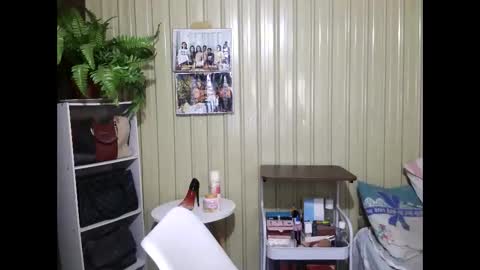 yoursubmissive_larah online show from May 2026 06:33:02 AM
