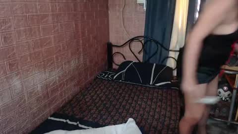 YourDreamgirl  online show from May 2026 11:00:01 PM